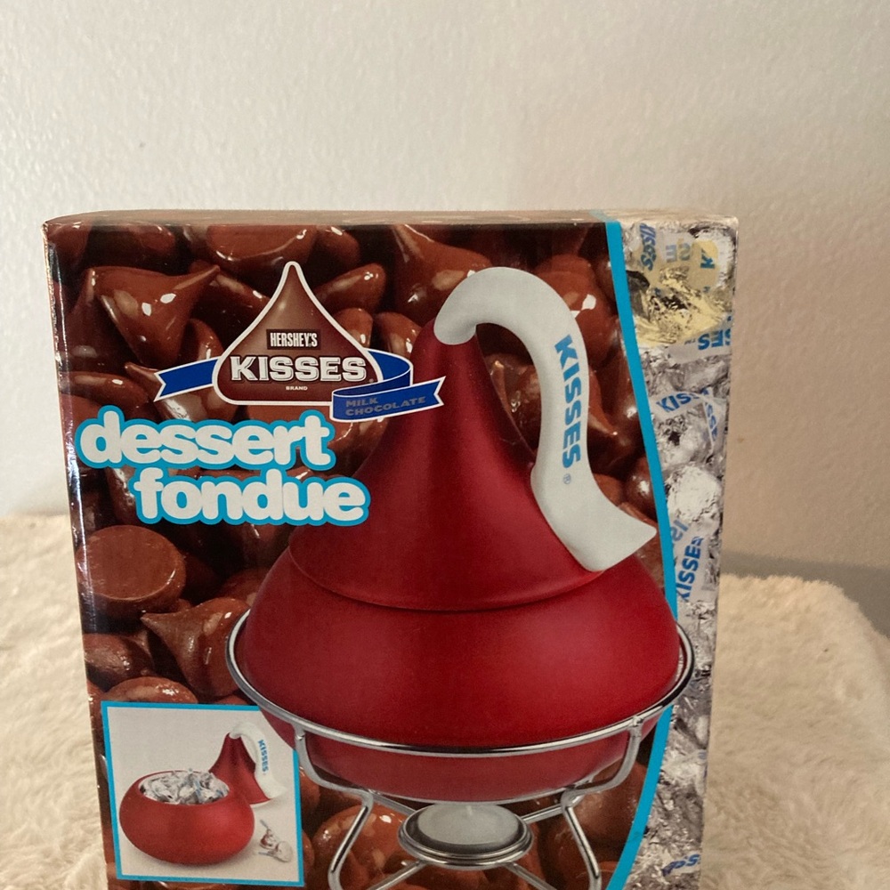 Hershey's Kisses Red Fondue Set - NIB